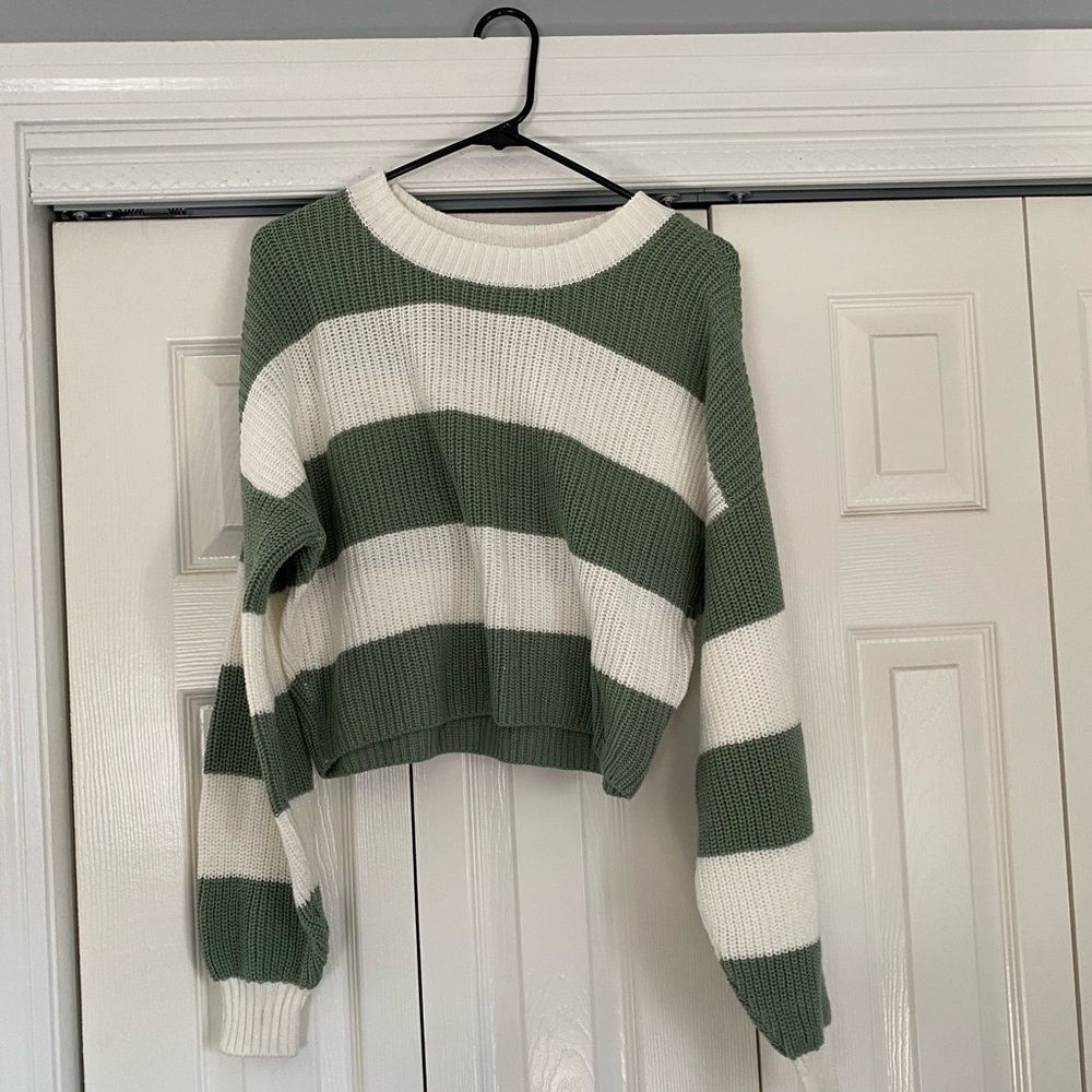 Hollister sweater
